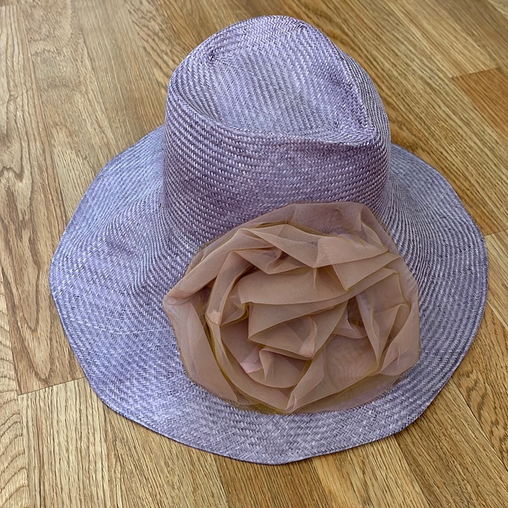Tarnish Lavender Straw Hat with Blush Floral Accent